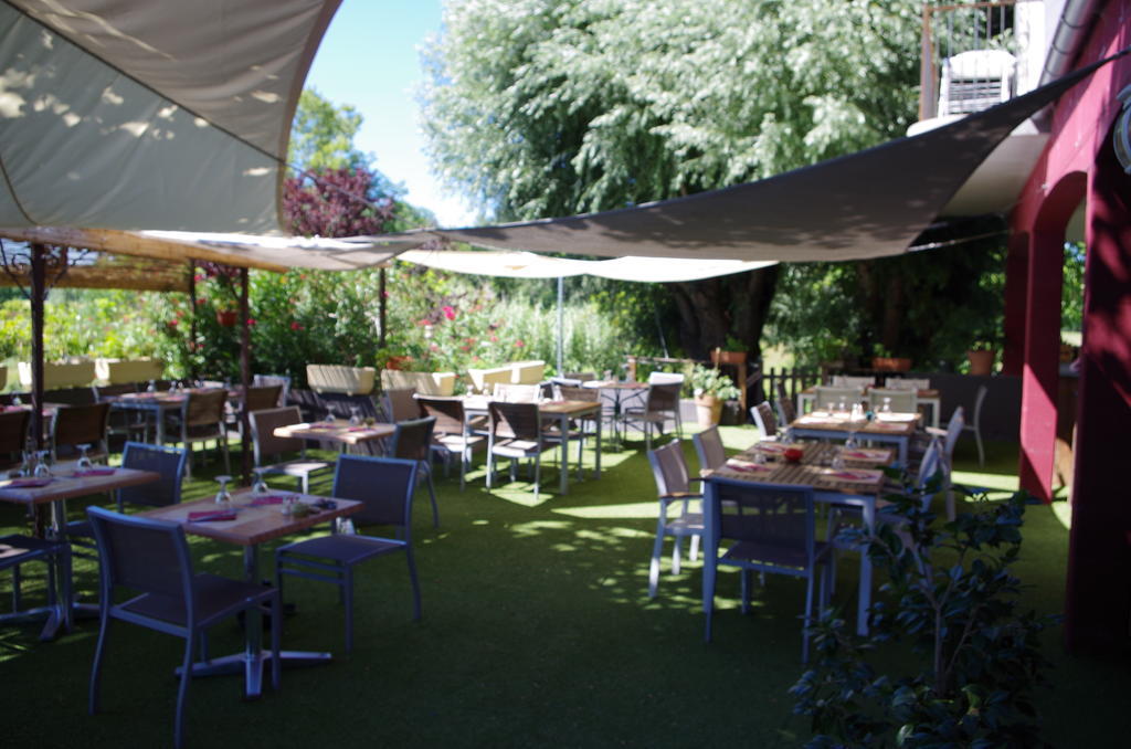 Le Robinson Hotel Pierrelatte Exterior foto